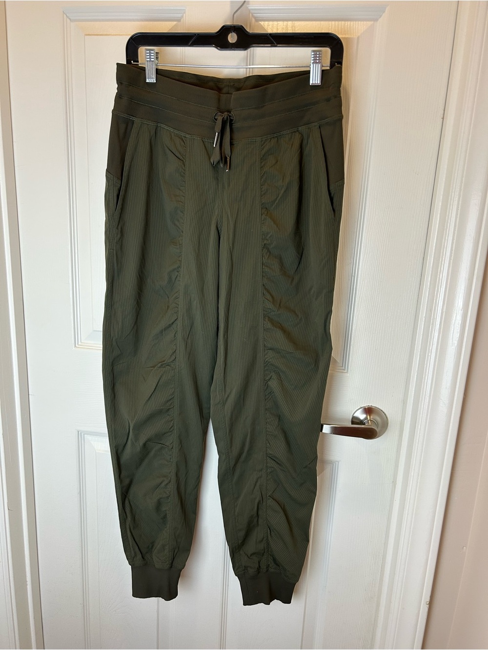 LULUEMON DANCE STUDIO JOGGER PANTS WOMEN OLIVE GREEN DRAWSTRING SIZE 8